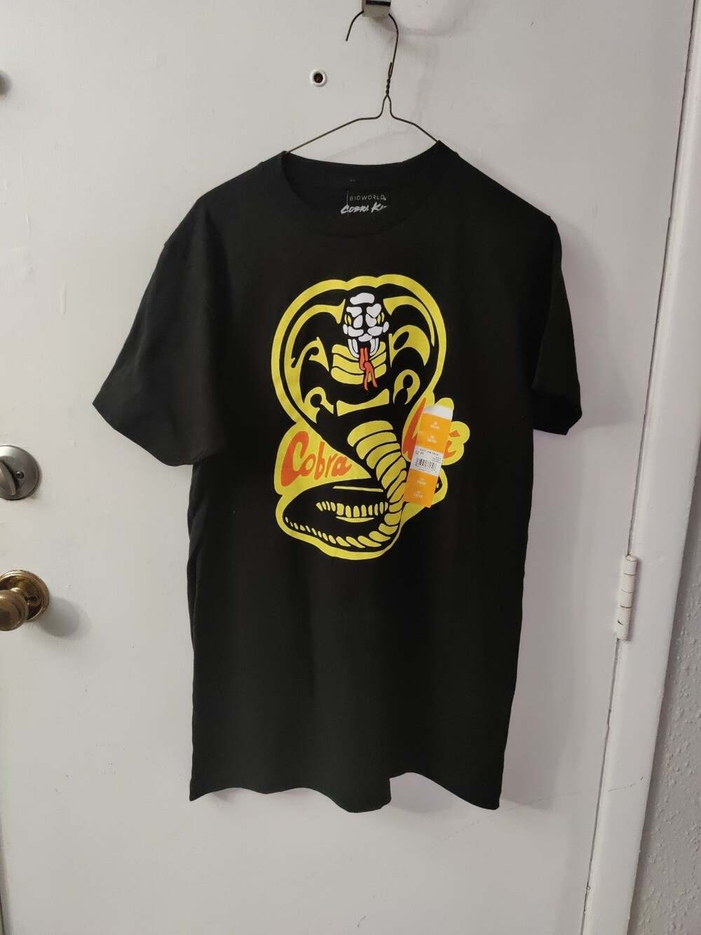 Cobra Kai Black/Yellow Tee T-Shirt M 38/40 2021 Karate Kid Bioworld TV Movie NEW